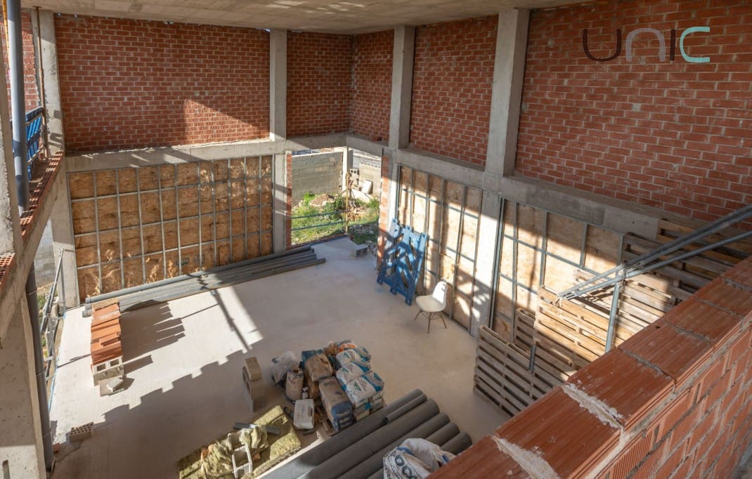 4 bedroom Villa for sale in La Nucia with pool - € 790,000 (Ref: 9694094)