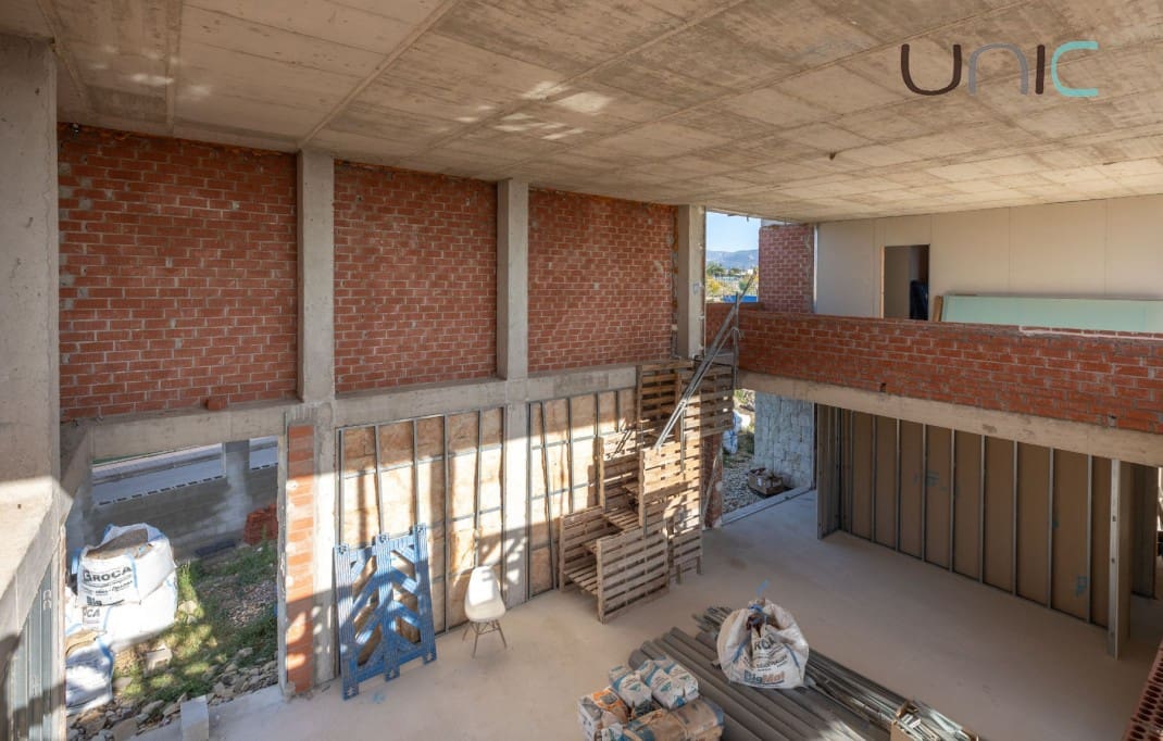 4 bedroom Villa for sale in La Nucia with pool - € 790,000 (Ref: 9694094)