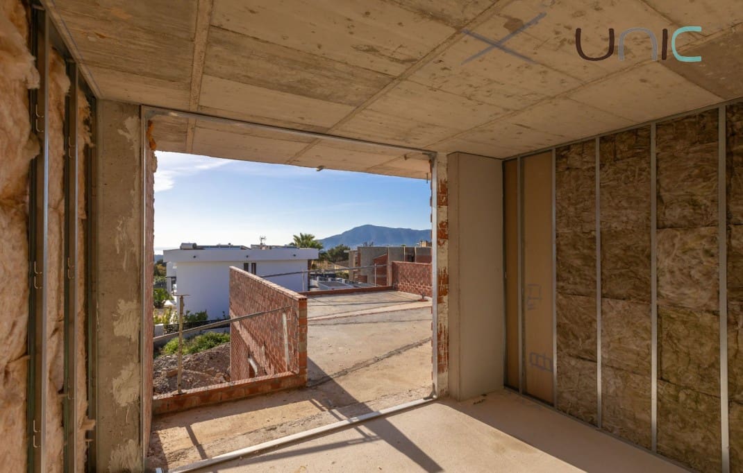 4 bedroom Villa for sale in La Nucia with pool - € 790,000 (Ref: 9694094)