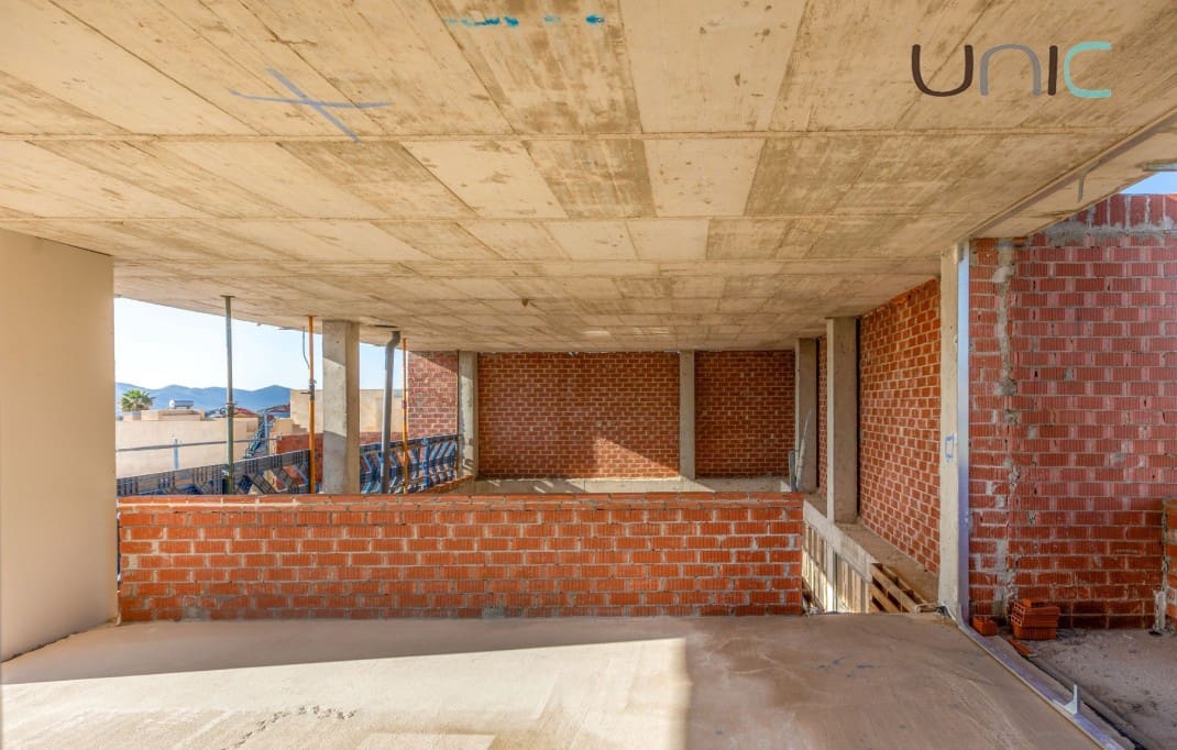 4 bedroom Villa for sale in La Nucia with pool - € 790,000 (Ref: 9694094)