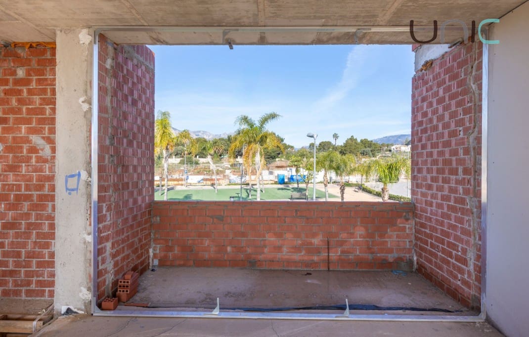 4 bedroom Villa for sale in La Nucia with pool - € 790,000 (Ref: 9694094)