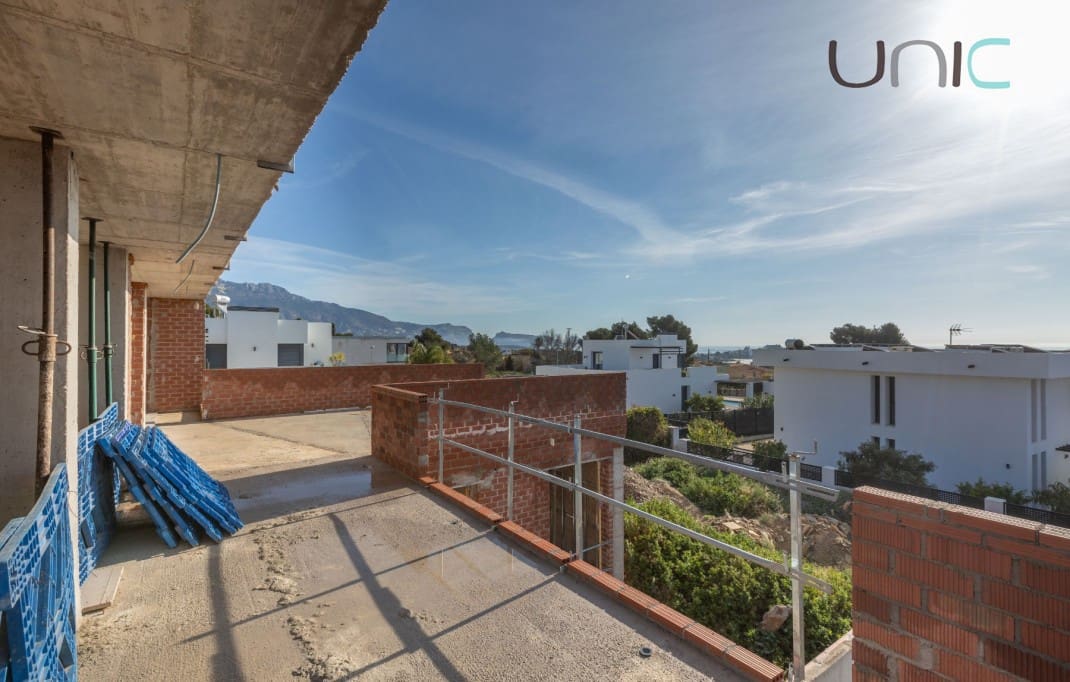 4 bedroom Villa for sale in La Nucia with pool - € 790,000 (Ref: 9694094)