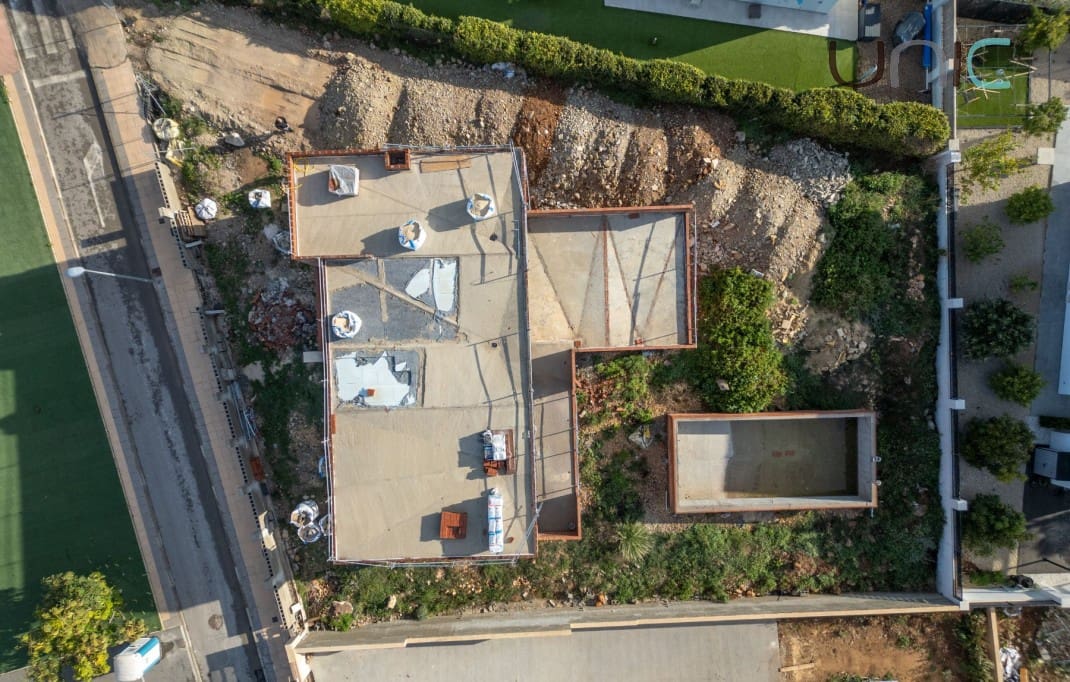 4 bedroom Villa for sale in La Nucia with pool - € 790,000 (Ref: 9694094)