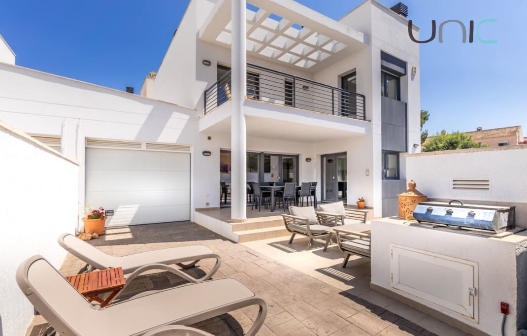 4 soveværelse Villa til salg i Albir med swimmingpool - € 795.000 (Ref: 9713900)