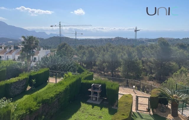 2 bedroom Townhouse for sale in Polop with pool - € 290,000 (Ref: 9892997)
