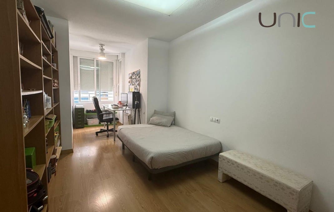 3 bedroom Apartment for sale in La Villajoyosa / Vila Joiosa with pool - € 365,000 (Ref: 9961551)