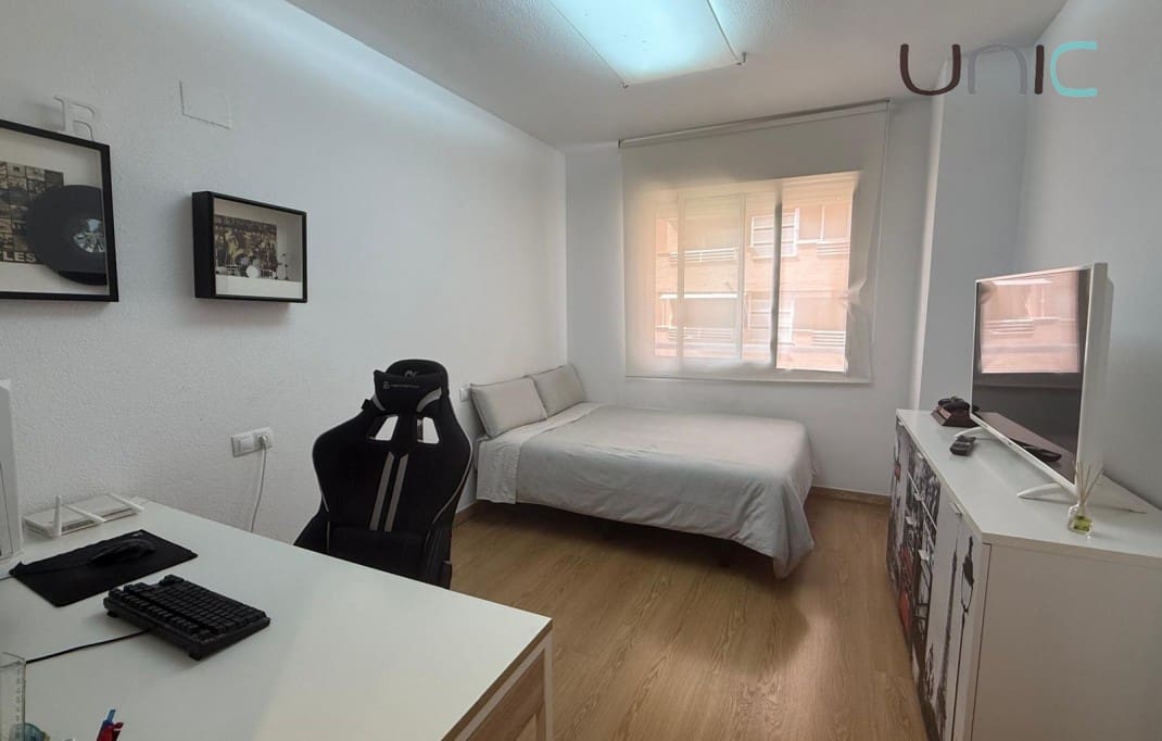 3 bedroom Apartment for sale in La Villajoyosa / Vila Joiosa with pool - € 365,000 (Ref: 9961551)