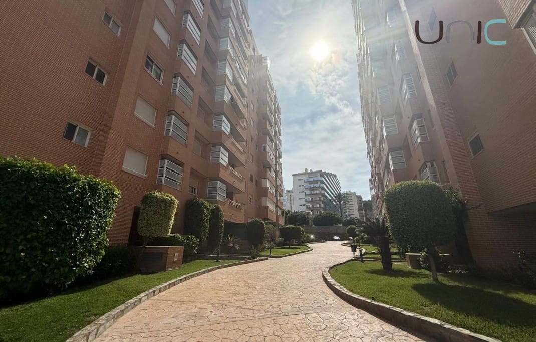 3 bedroom Apartment for sale in La Villajoyosa / Vila Joiosa with pool - € 365,000 (Ref: 9961551)