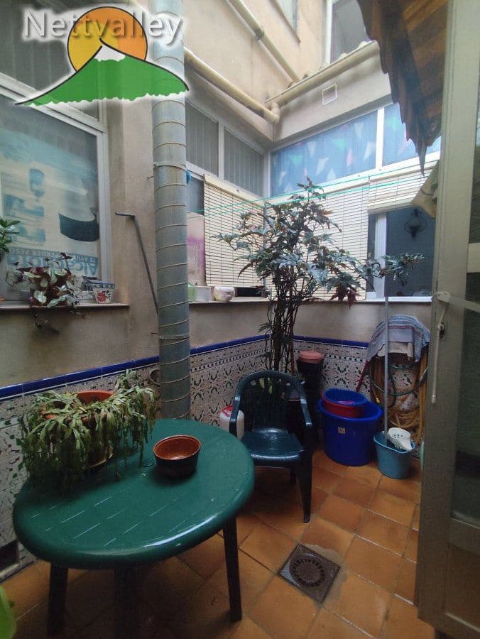 7 bedroom Townhouse for sale in Durcal with garage - € 298,000 (Ref: 10146324)