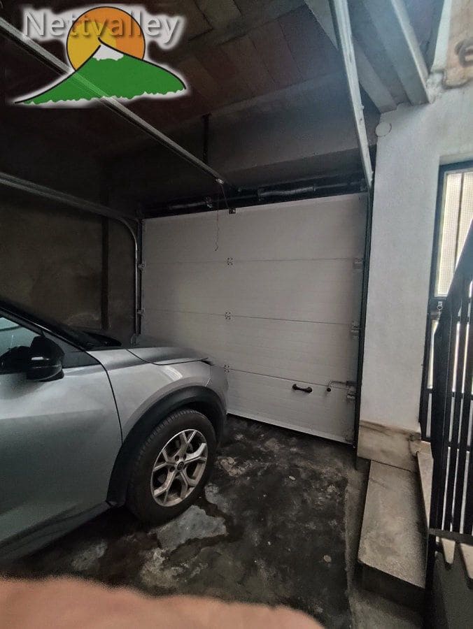 7 bedroom Townhouse for sale in Durcal with garage - € 298,000 (Ref: 10146324)