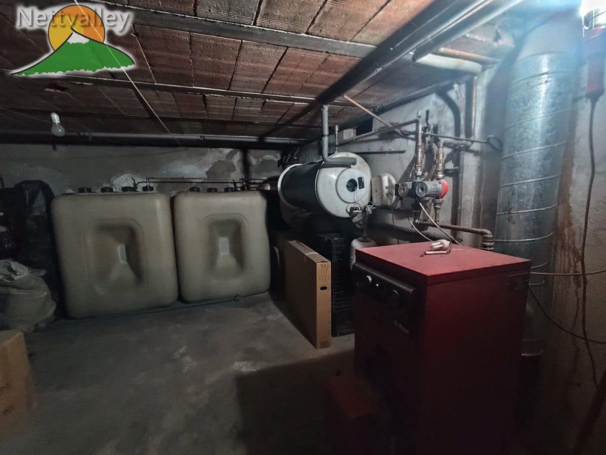 7 bedroom Townhouse for sale in Durcal with garage - € 298,000 (Ref: 10146324)