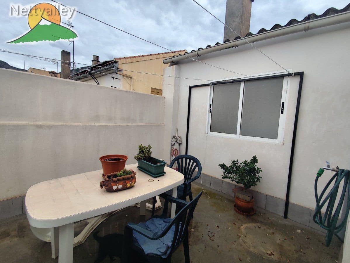 7 bedroom Townhouse for sale in Durcal with garage - € 298,000 (Ref: 10146324)