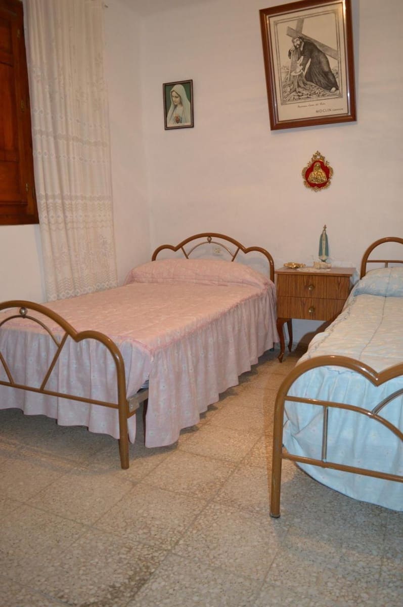 4 soveværelse Byhus til salg i Niguelas - € 94.500 (Ref: 5453021)