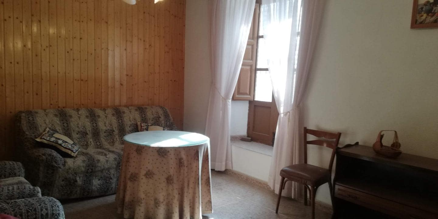 10 soveværelse Byhus til salg i El Pinar - € 240.000 (Ref: 5569055)