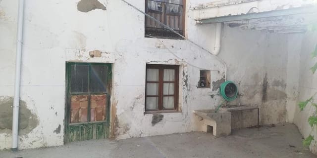 10 soveværelse Byhus til salg i El Pinar - € 240.000 (Ref: 5569055)