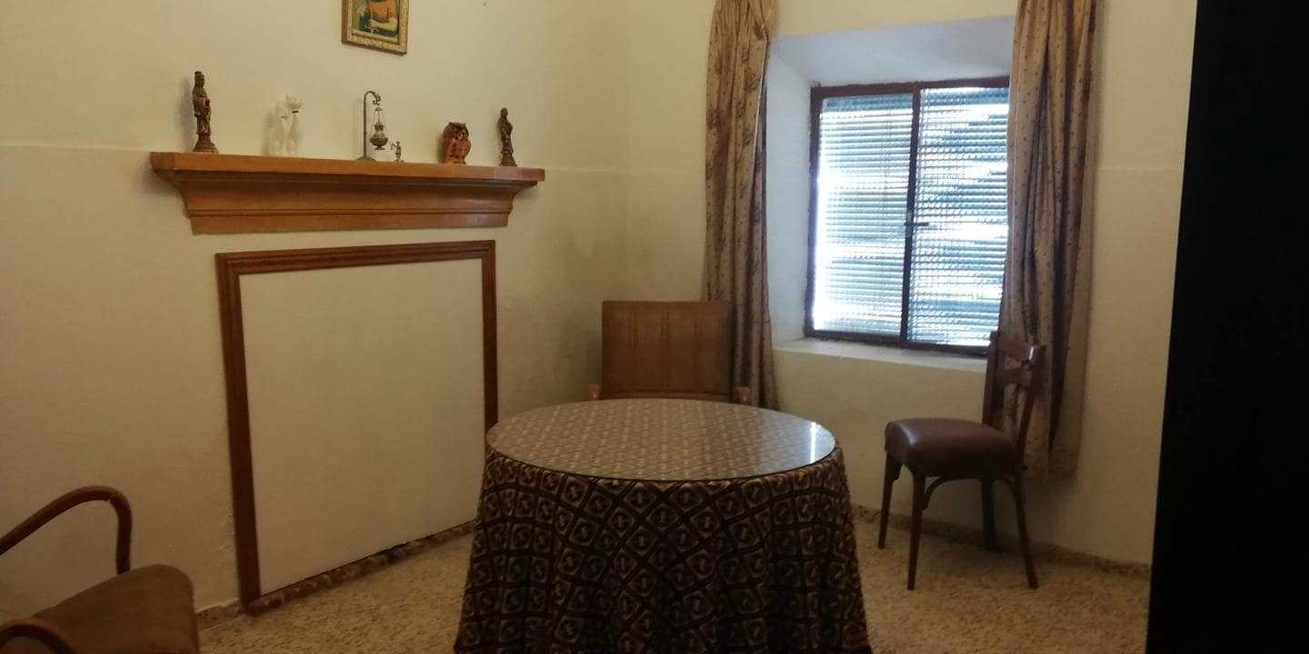 10 soveværelse Byhus til salg i El Pinar - € 240.000 (Ref: 5569055)