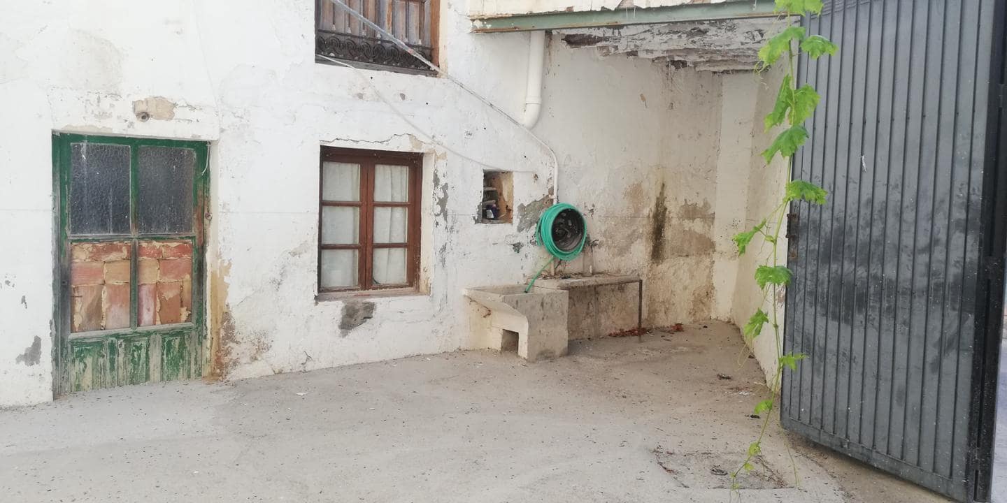 10 soveværelse Byhus til salg i El Pinar - € 240.000 (Ref: 5569055)