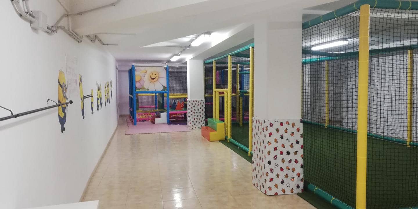 5 chambre Local Commercial à vendre à Durcal - 950 000 € (Ref: 7061200)