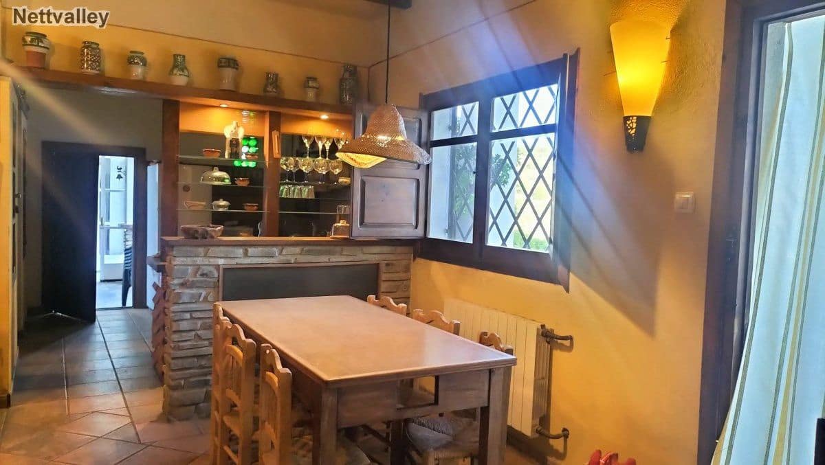 7 soveværelse Byhus til salg i El Pinar - € 272.100 (Ref: 7737223)