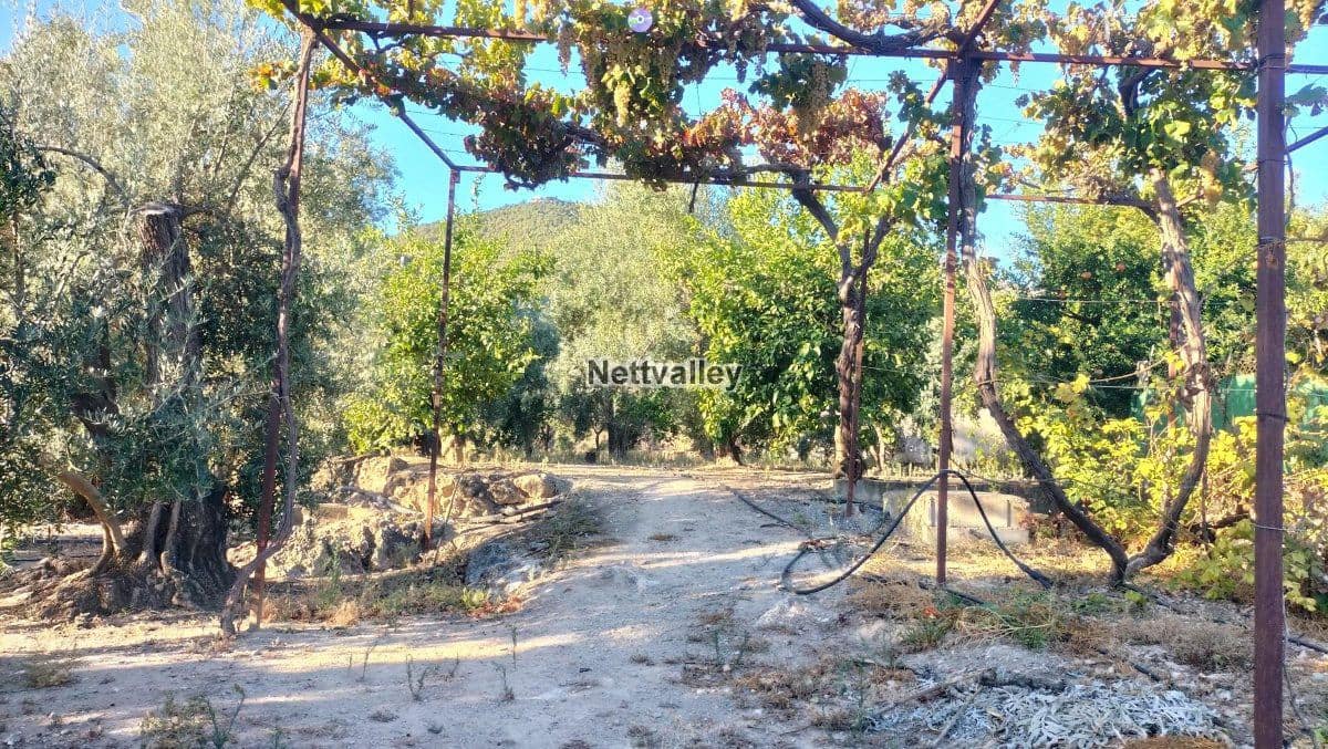 Finca/Landehus til salg i Pinos del Valle - € 65.000 (Ref: 8052126)