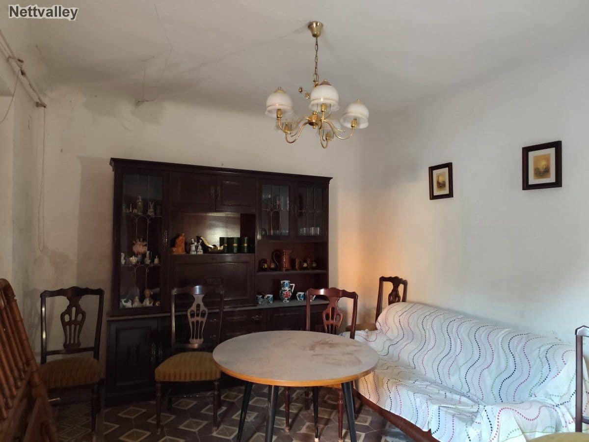 7 slaapkamer Huis te koop in Ambroz - € 279.500 (Ref: 8549107)