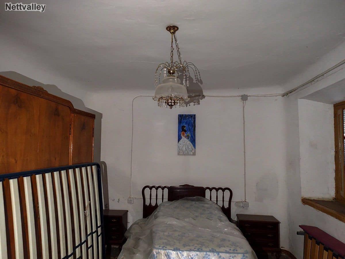 7 slaapkamer Huis te koop in Ambroz - € 279.500 (Ref: 8549107)