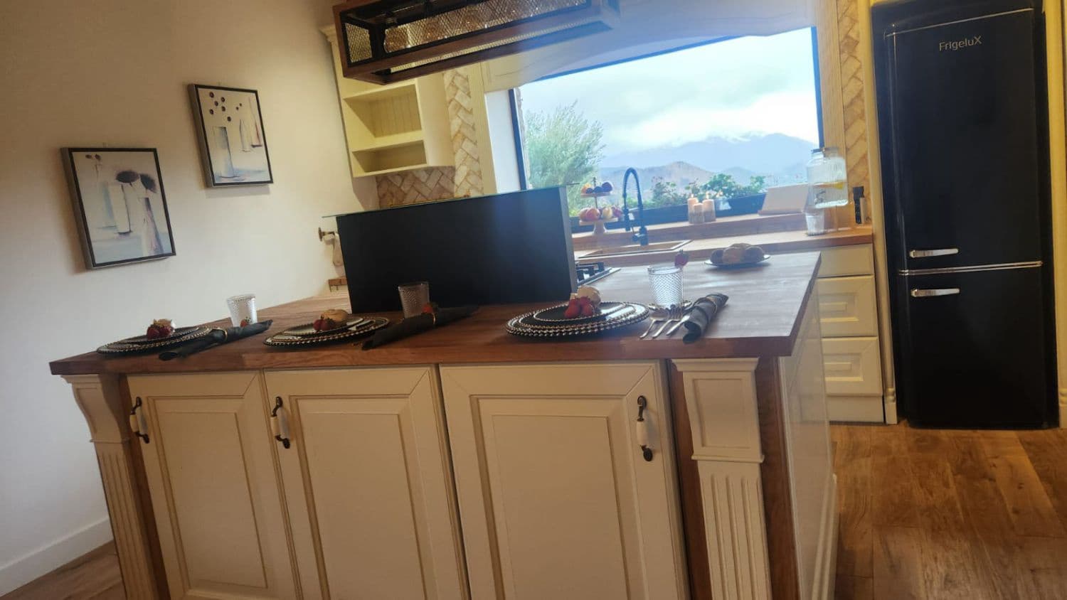 2 soveværelse Byhus til salg i Los Guajares - € 320.000 (Ref: 8766745)