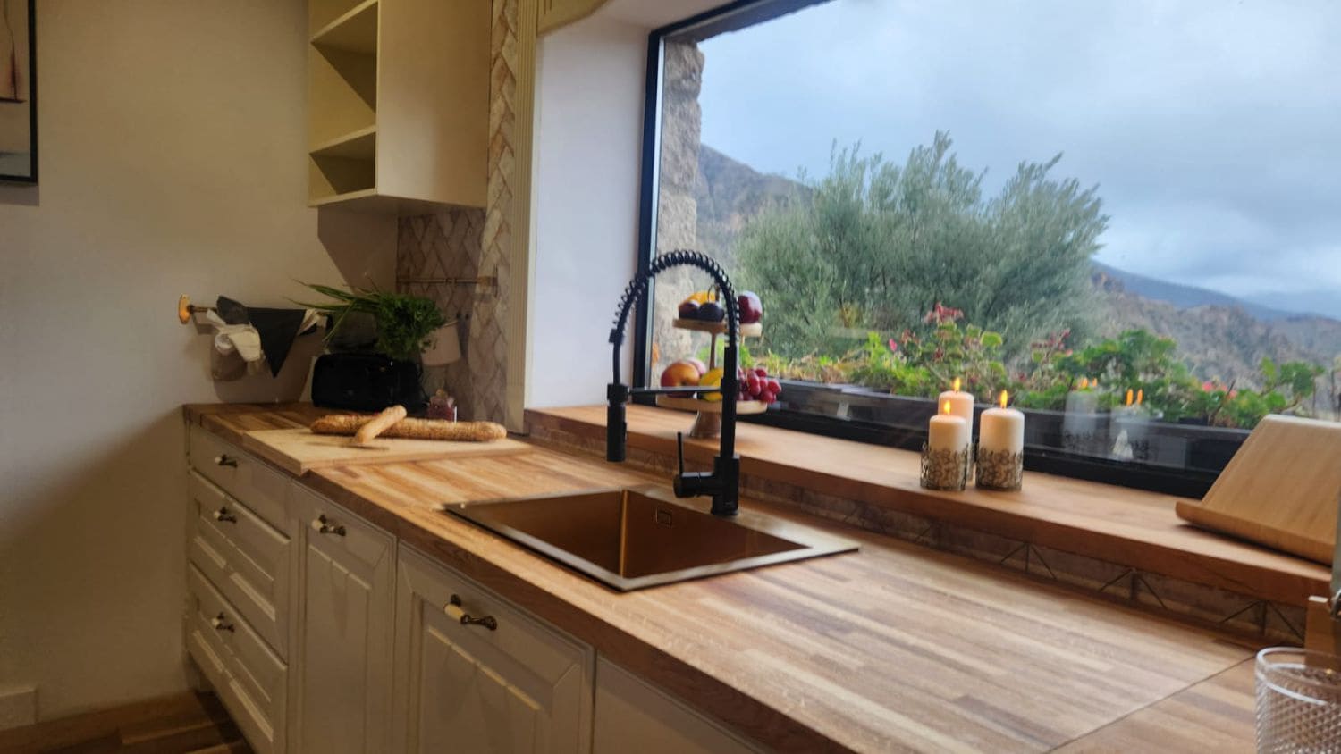 2 soveværelse Byhus til salg i Los Guajares - € 320.000 (Ref: 8766745)