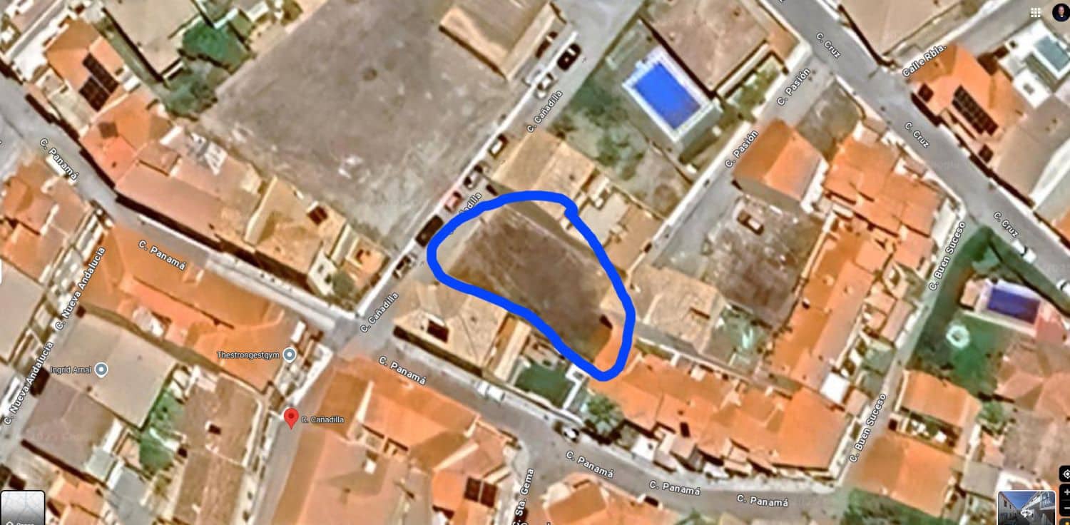 Grunde uden byggetilladelser til salg i Durcal - € 90.000 (Ref: 8793472)