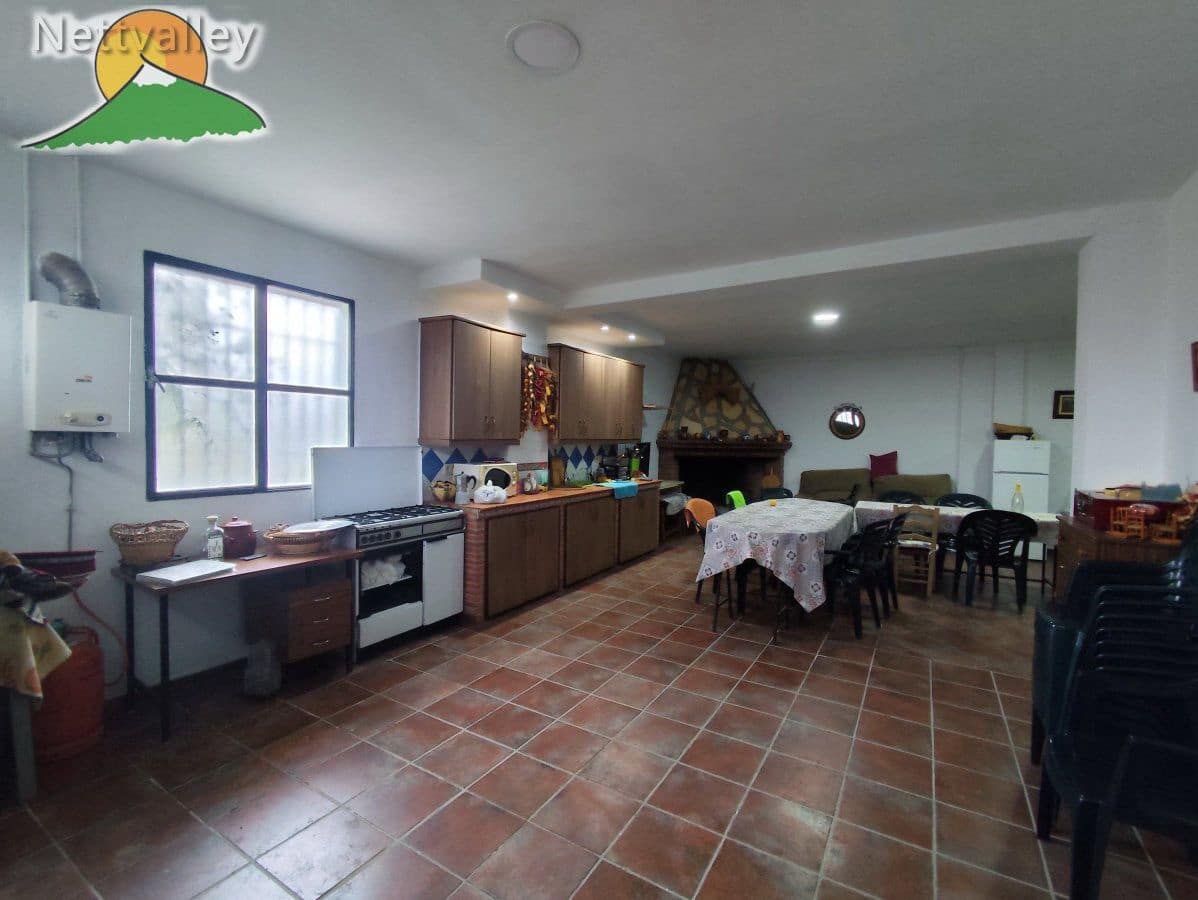 3 bedroom Townhouse for sale in Albunuelas with garage - € 339,000 (Ref: 9191371)