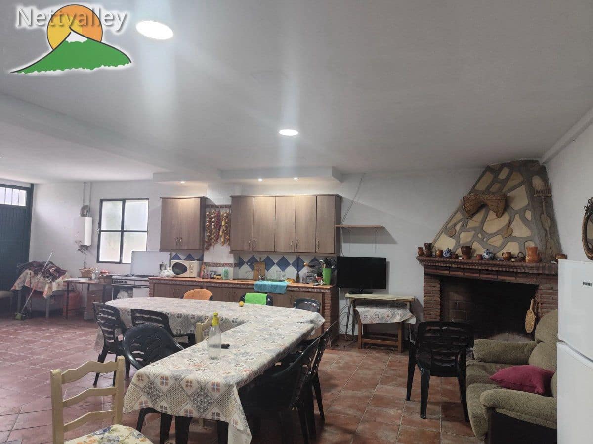 3 bedroom Townhouse for sale in Albunuelas with garage - € 339,000 (Ref: 9191371)