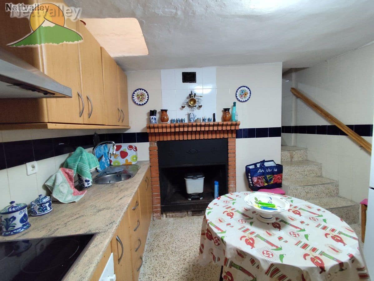 4 bedroom Townhouse for sale in Pinos del Valle with garage - € 191,200 (Ref: 9253655)