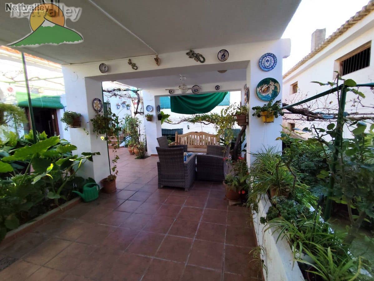 4 bedroom Townhouse for sale in Pinos del Valle with garage - € 191,200 (Ref: 9253655)