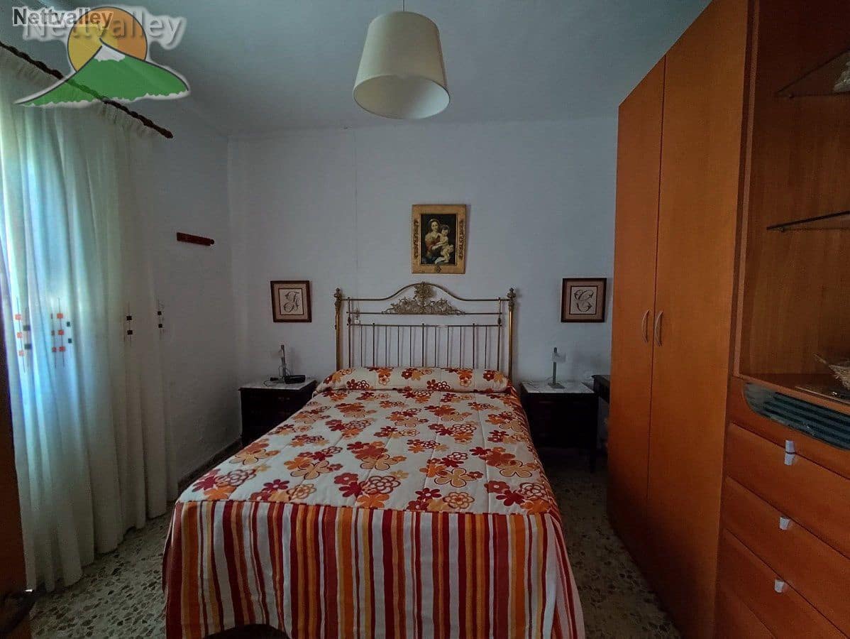 4 bedroom Townhouse for sale in Pinos del Valle with garage - € 191,200 (Ref: 9253655)