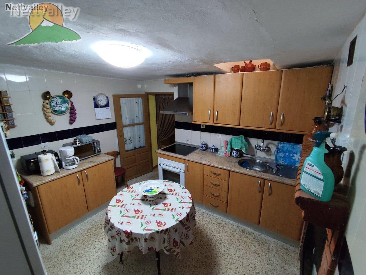 4 bedroom Townhouse for sale in Pinos del Valle with garage - € 191,200 (Ref: 9253655)