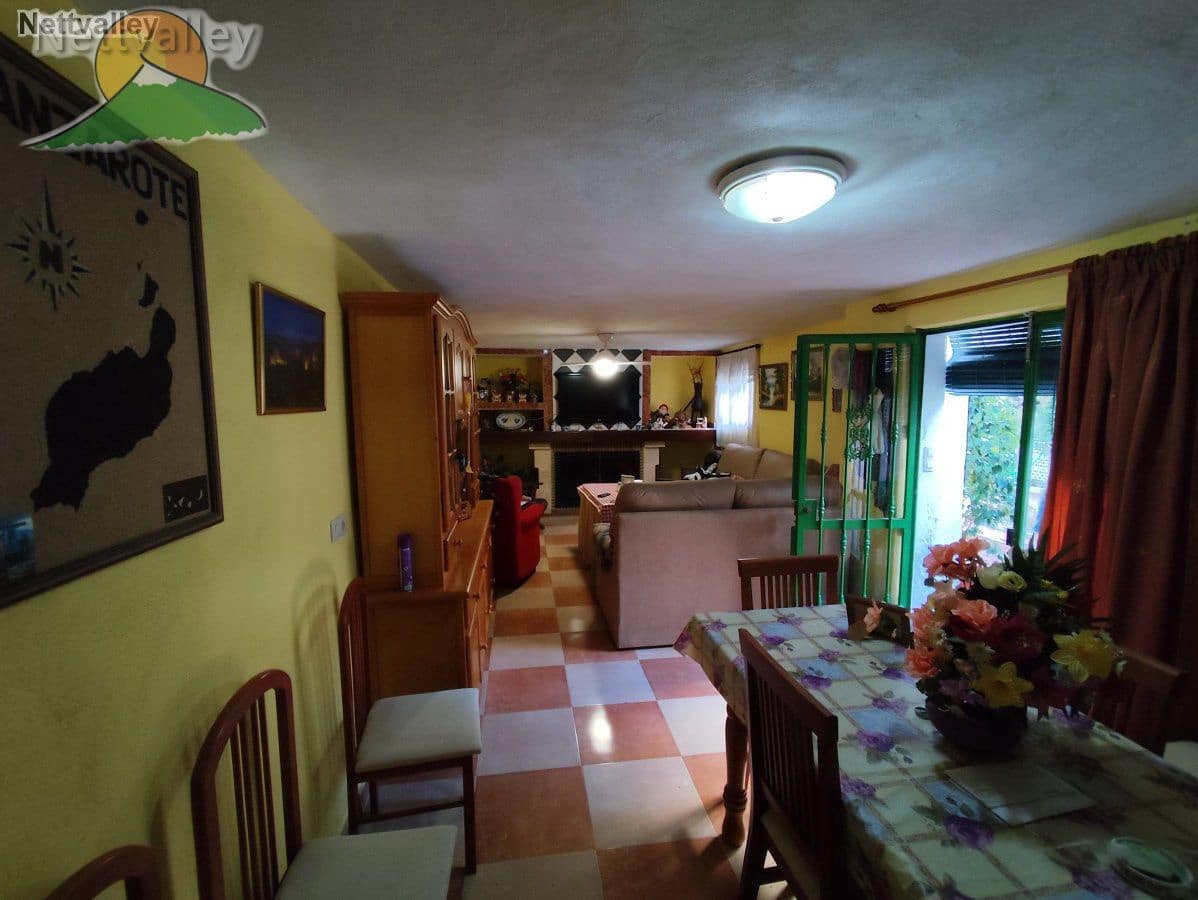 4 bedroom Townhouse for sale in Pinos del Valle with garage - € 191,200 (Ref: 9253655)