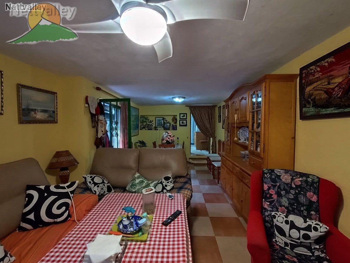 4 bedroom Townhouse for sale in Pinos del Valle with garage - € 191,200 (Ref: 9253655)