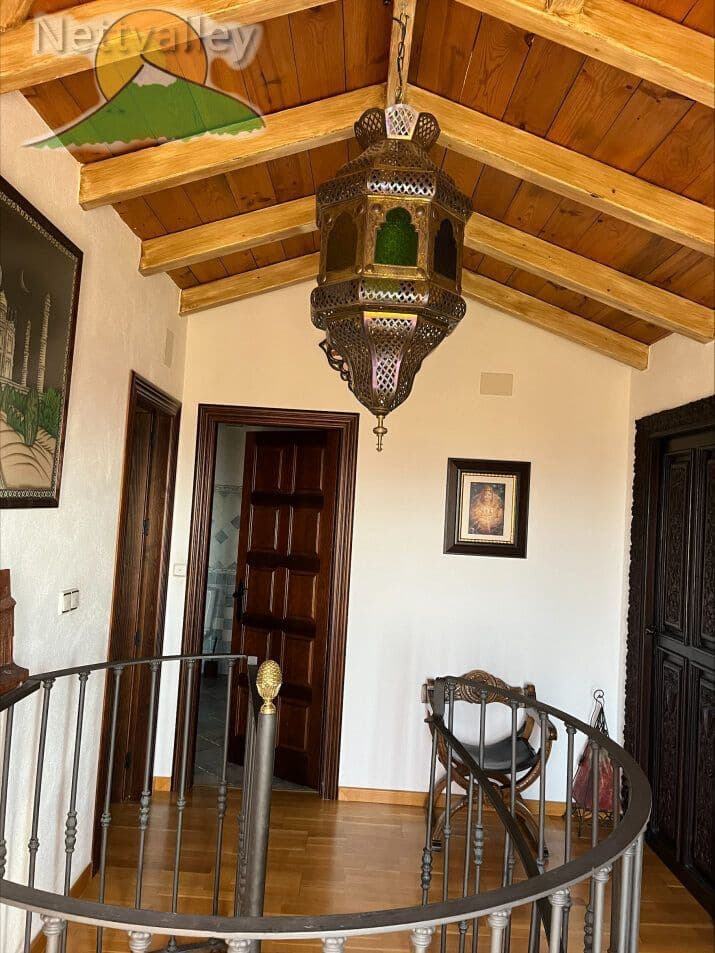 4 bedroom Townhouse for sale in Niguelas with garage - € 448,100 (Ref: 9282586)