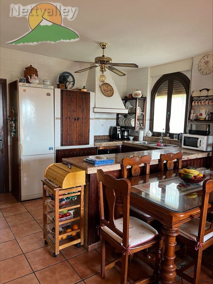 4 bedroom Townhouse for sale in Niguelas with garage - € 448,100 (Ref: 9282586)