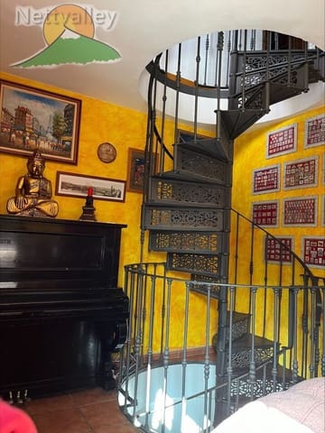 4 soveværelse Byhus til salg i Nigüelas med garage - € 448.100 (Ref: 9282586)