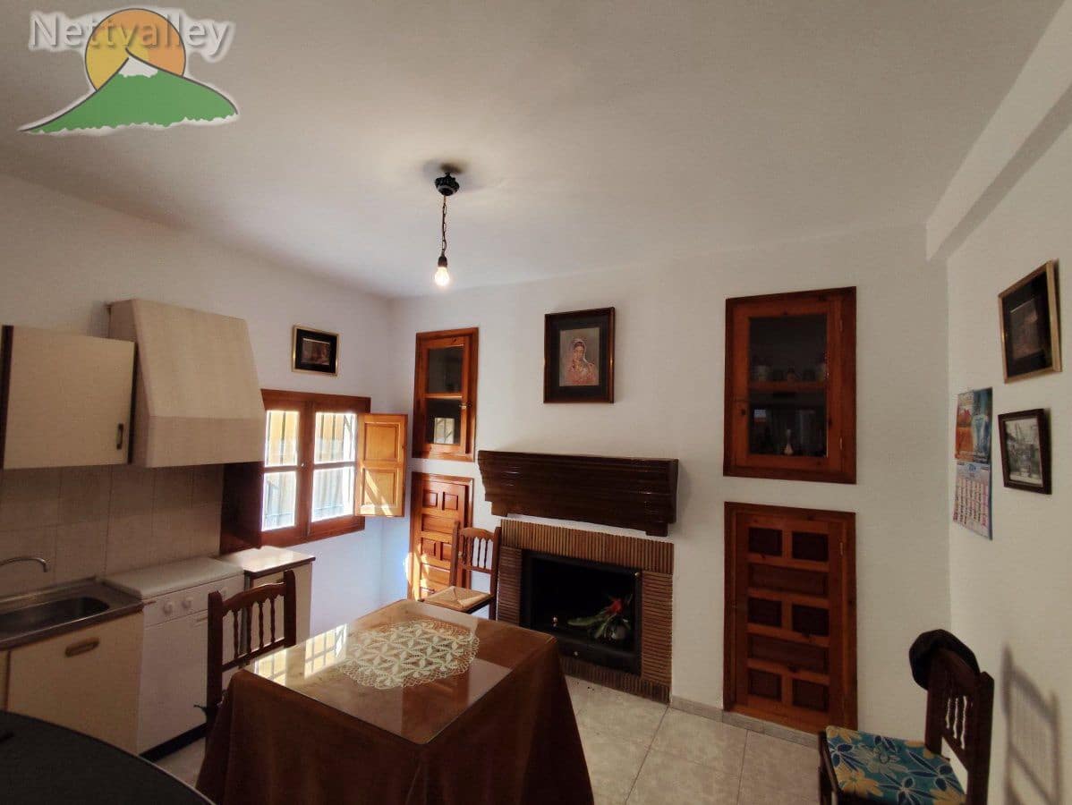 5 soveværelse Byhus til salg i Restabal - € 149.800 (Ref: 9282588)