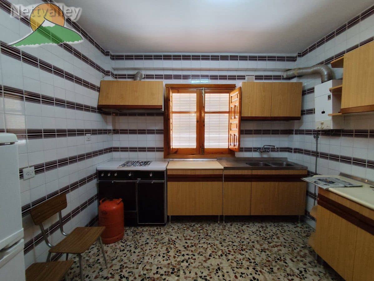 5 soveværelse Byhus til salg i Restabal - € 149.800 (Ref: 9282588)