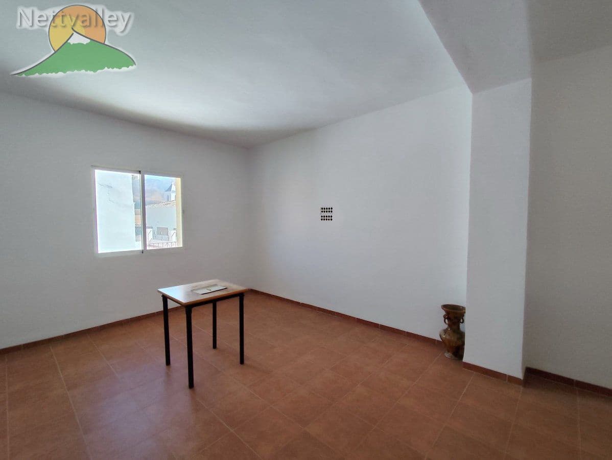 5 soveværelse Byhus til salg i Restabal - € 149.800 (Ref: 9282588)