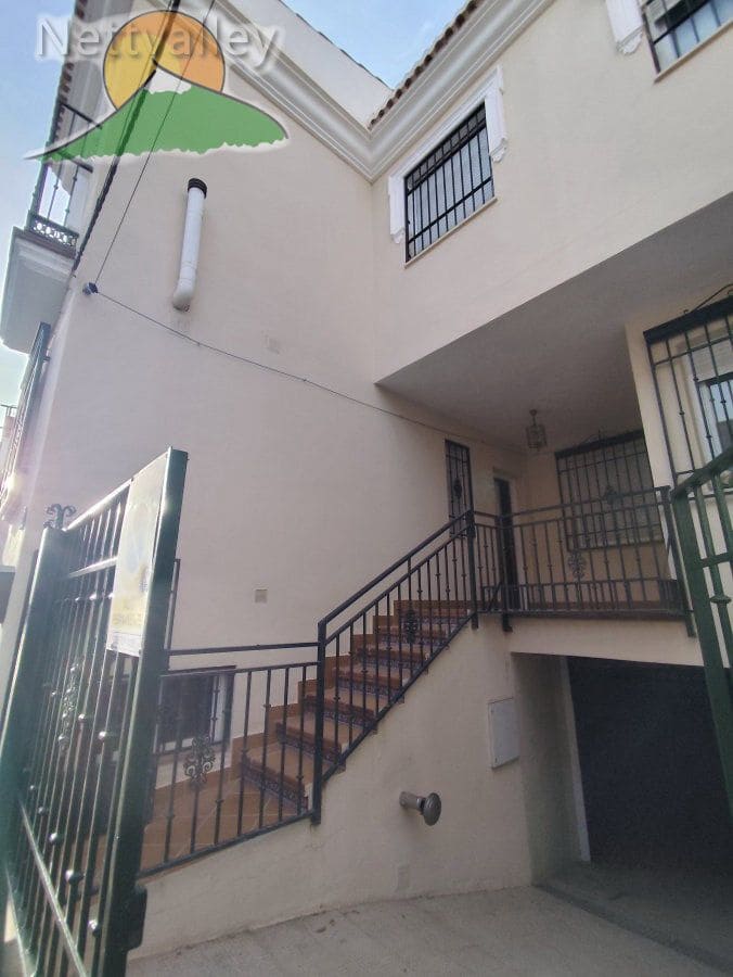 3 soverom Hus til salgs i Ogijares med garasje - € 212 000 (Ref: 9379410)