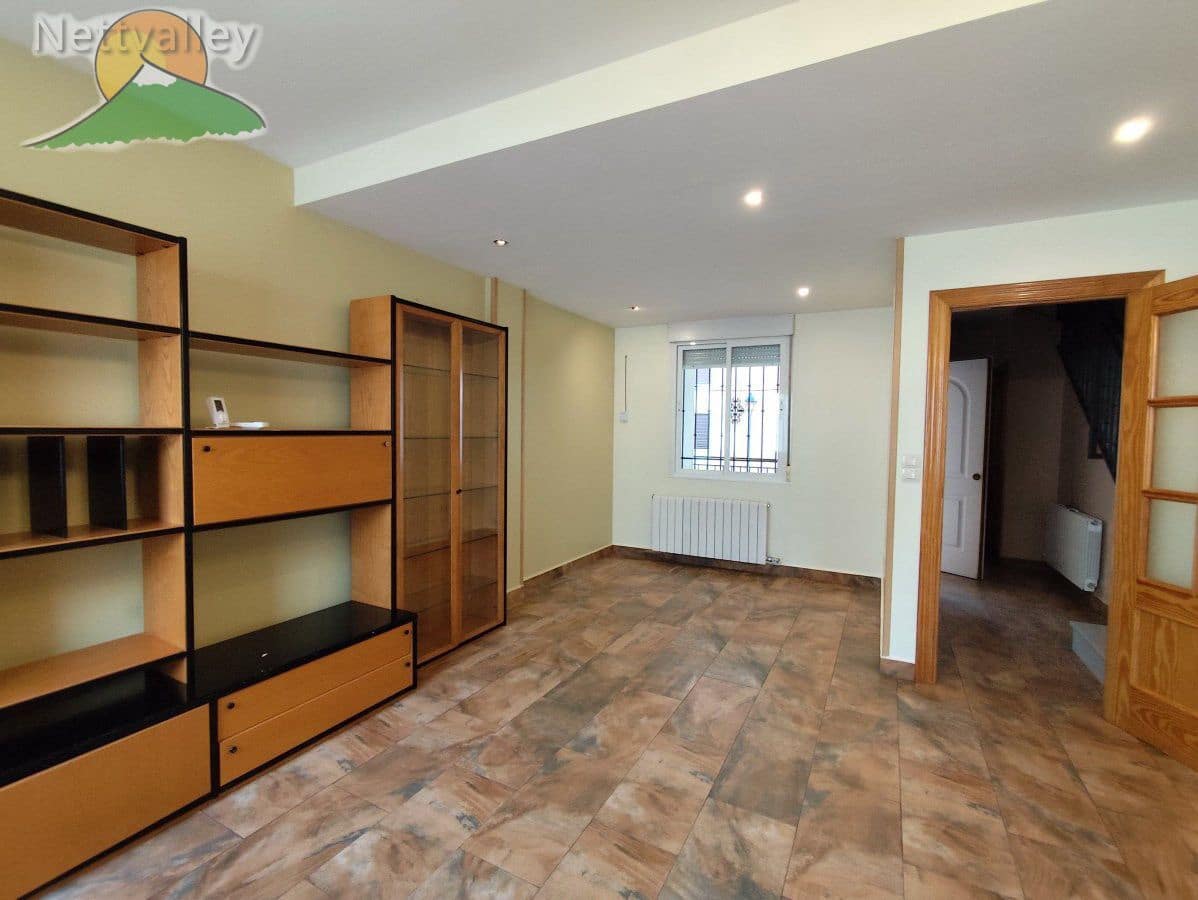 3 soverom Hus til salgs i Ogijares med garasje - € 212 000 (Ref: 9379410)