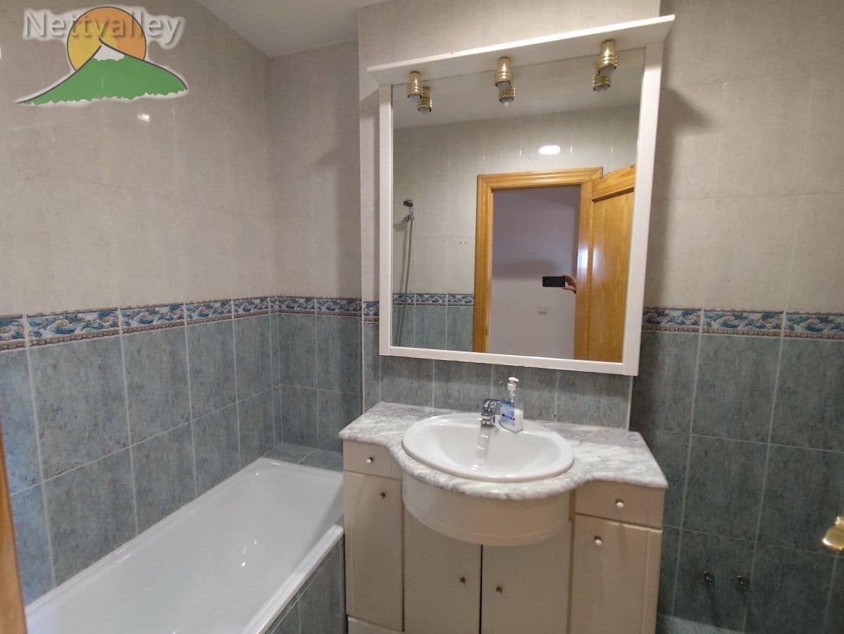 3 soverom Hus til salgs i Ogijares med garasje - € 212 000 (Ref: 9379410)