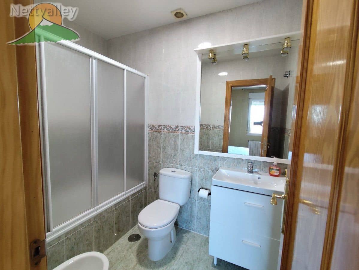 3 soverom Hus til salgs i Ogijares med garasje - € 212 000 (Ref: 9379410)