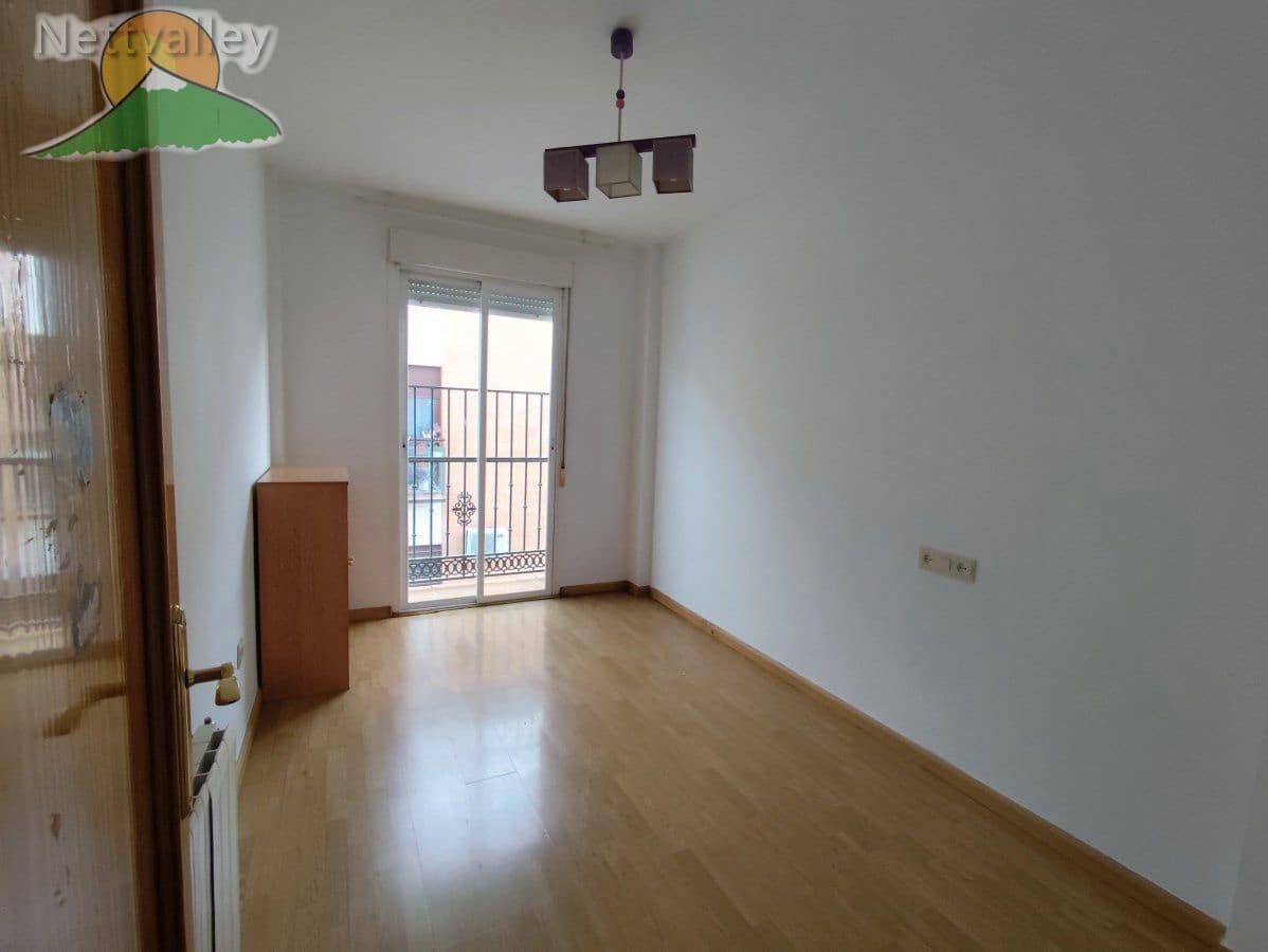 3 soverom Hus til salgs i Ogijares med garasje - € 212 000 (Ref: 9379410)