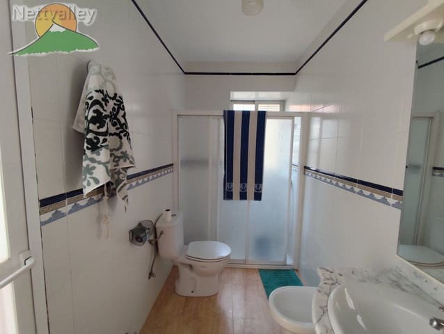 6 soveværelse Byhus til salg i Dúrcal med garage - € 250.000 (Ref: 9383196)