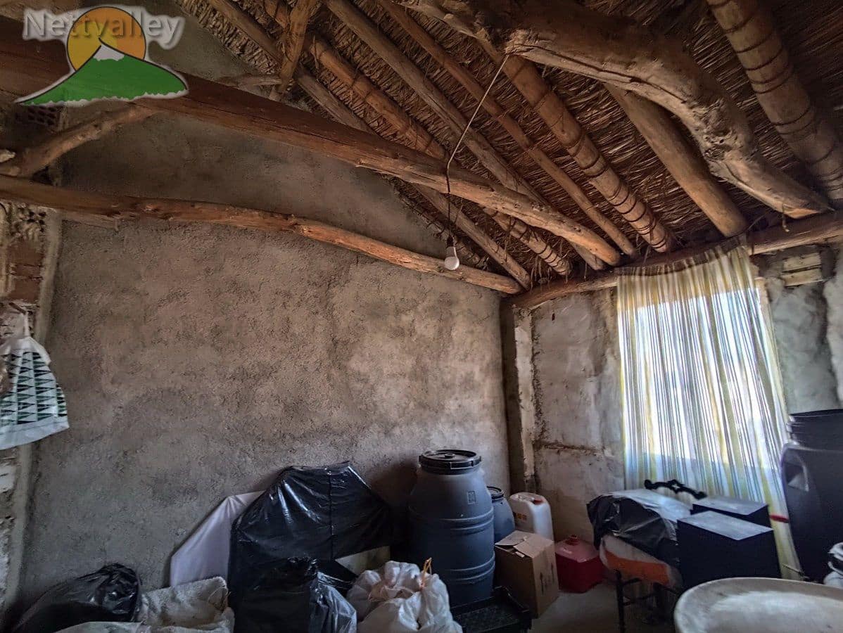 6 bedroom Townhouse for sale in Durcal with garage - € 250,000 (Ref: 9383196)